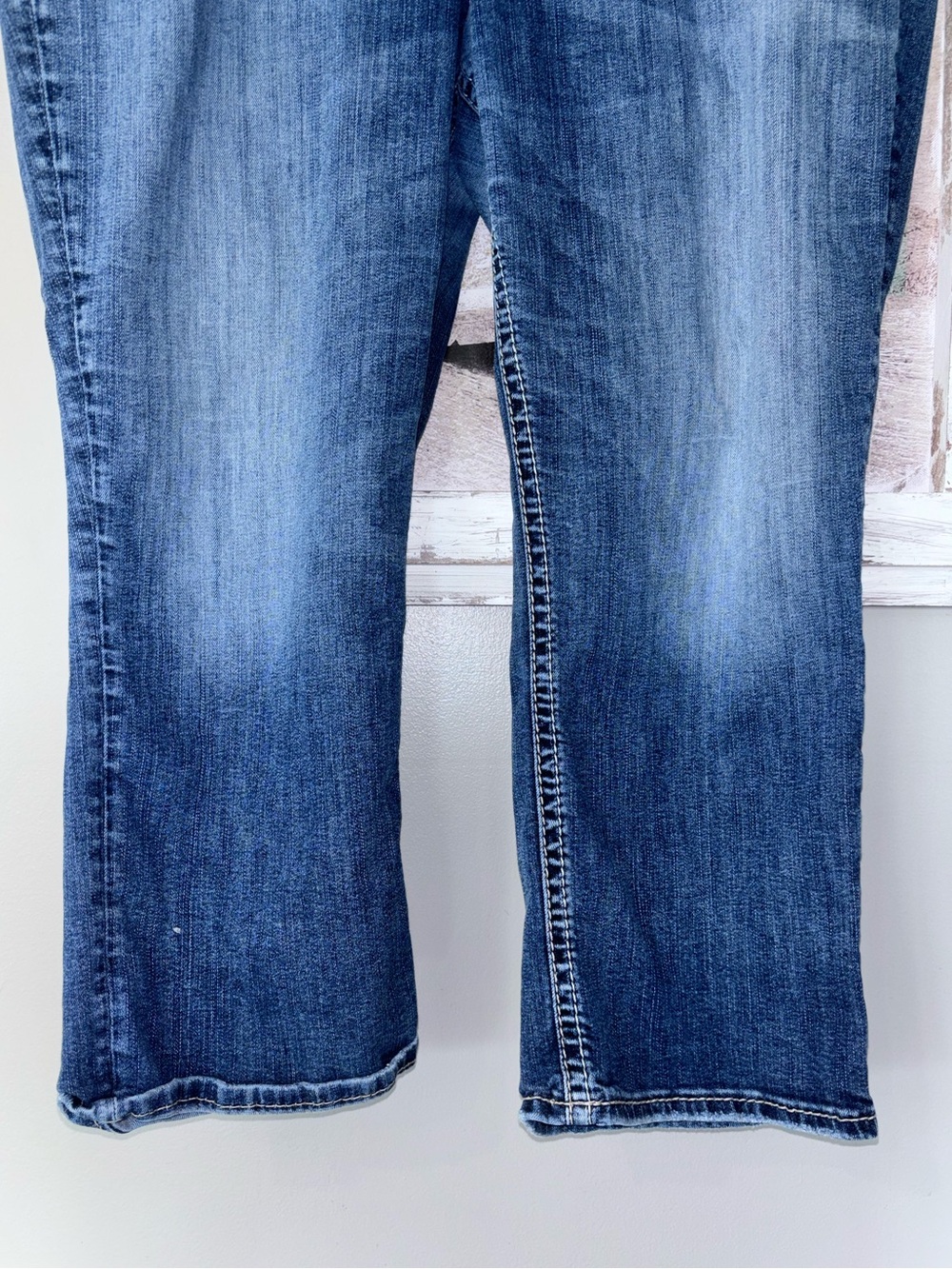 Buckle Silver Suki High Capri Denim Sz 18 Whisking & Fade Stretch - Picture 3 of 8